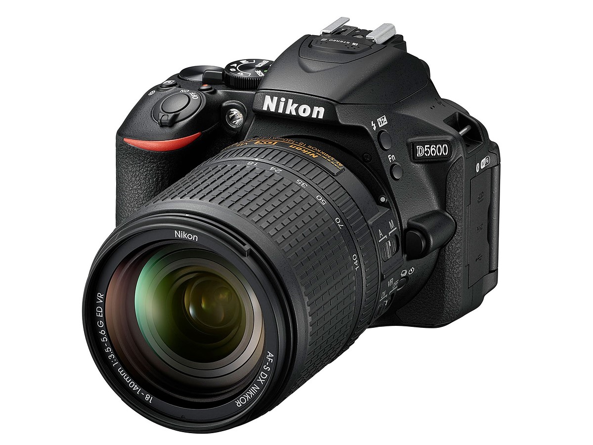 ניקון D5600 - מצלמת DX עם שיתוף תמונות חכם