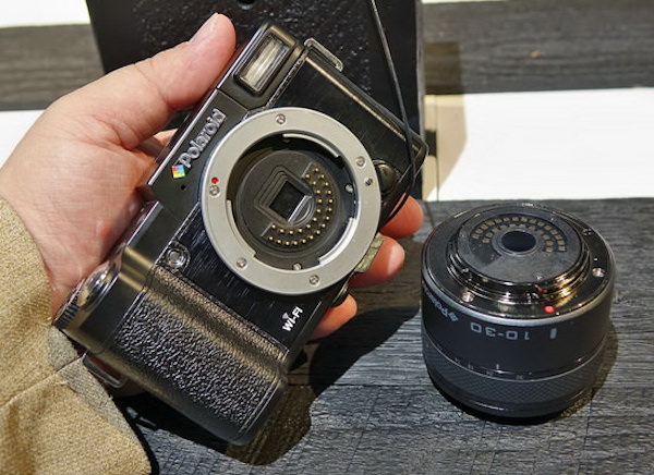 polaroid-im1030w-mirrorless-camera