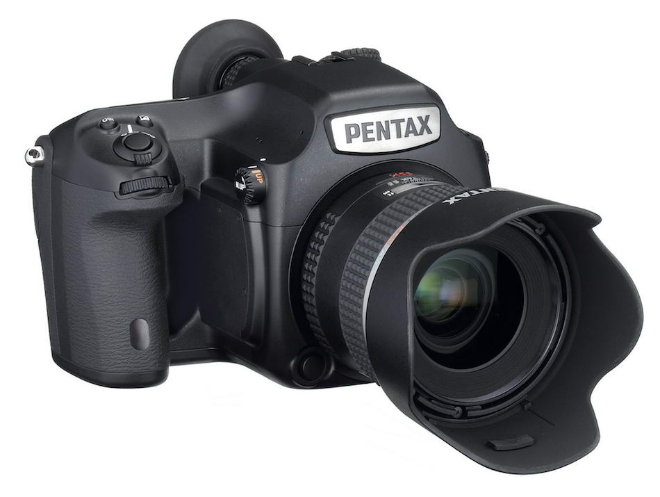 Pentax-645D-2014-medium-format-camera-00