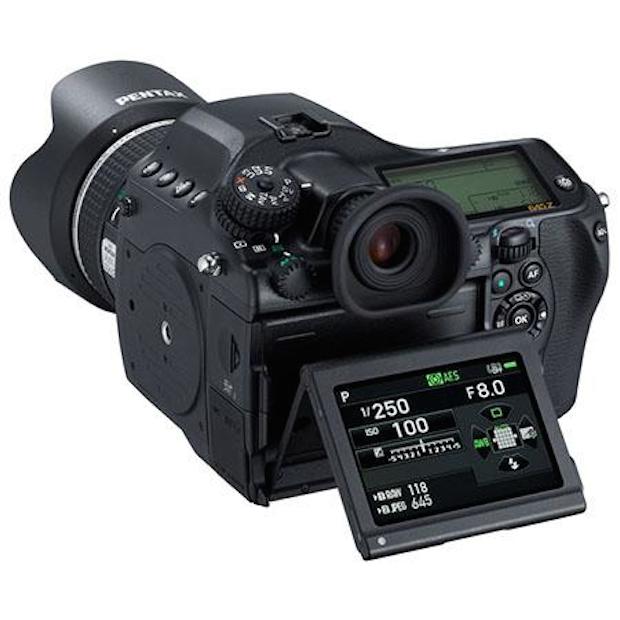 pentax-645z-medium-format-camera-back